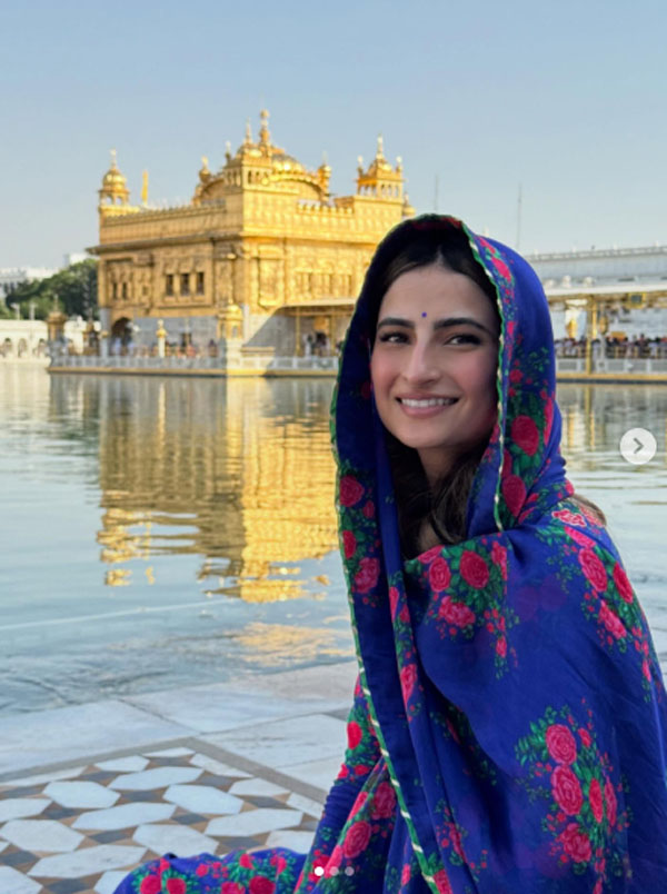 ਸੱਚਖੰਡ ਸ੍ਰੀ ਹਰਿਮੰਦਰ ਸਾਹਿਬ ਵਿਖੇ ਅਦਾਕਾਰਾ ਪਲਕ ਤਿਵਾੜੀ ਹੋਈ ਨਤਮਸਤਕ, ਤਸਵੀਰਾਂ ਕੀਤੀਆਂ ਸਾਂਝੀਆਂ